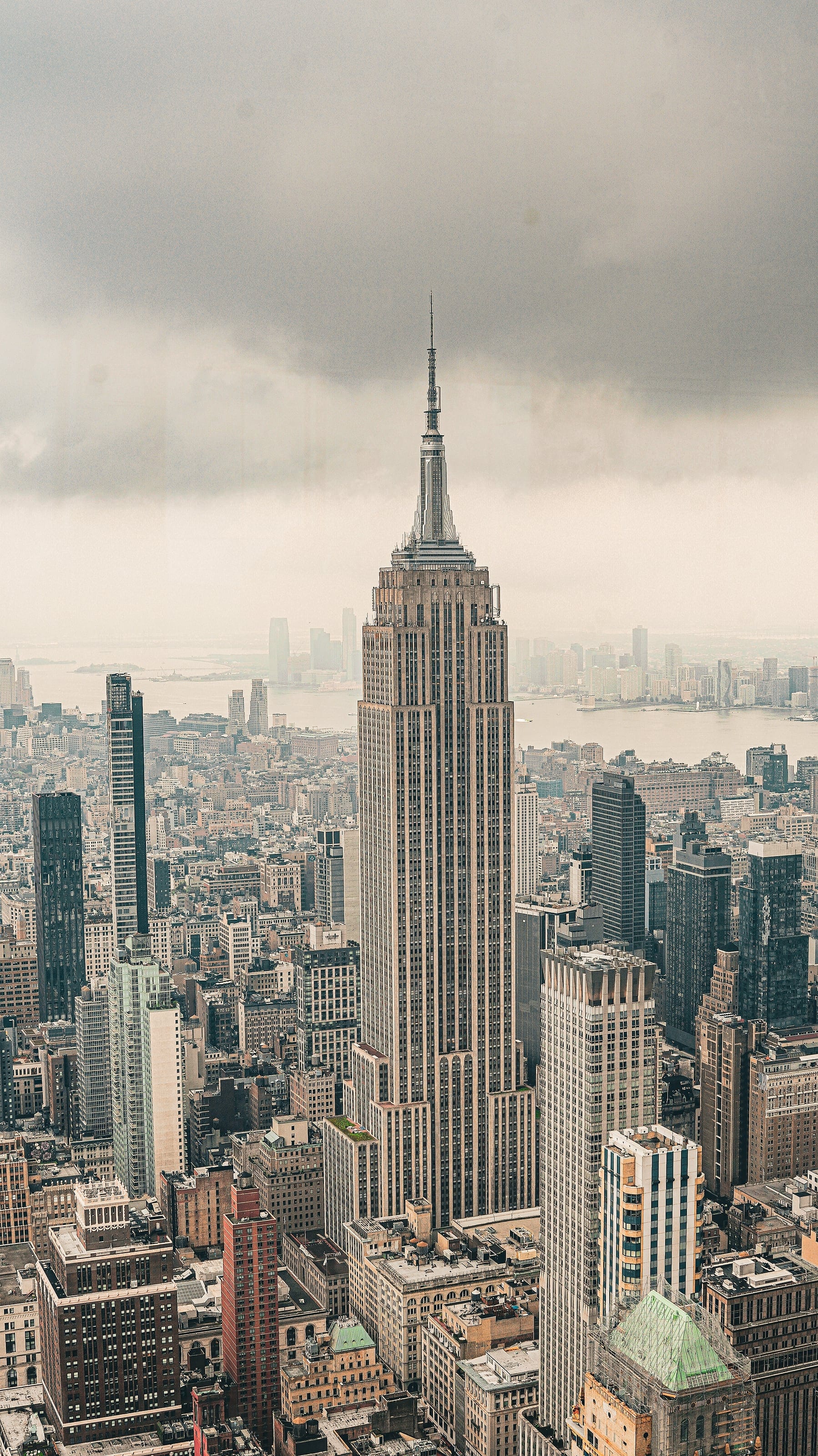 The Empire State Building above the Manhattan skyline